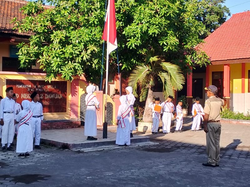 UPACARA BENDERA HARI PERTAMA MASUK TAHUN AJARAN BARU 2025 - 2026