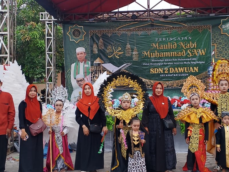 KIRAB ANCAK AGUNG SDN 2 DAWUAN DALAM RANGKA MEMPERINGATI MAULID NABI MUAMMAD SAW