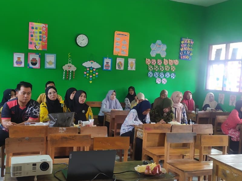 PERTEMUAN KELOMPOK KERJA GURU ( KKG ) GUGUS 02 RENGGANIS KECAMATAN SUBOH