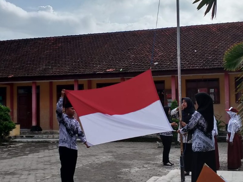 MEMPERINGATI HARI GURU NASIONAL 2025