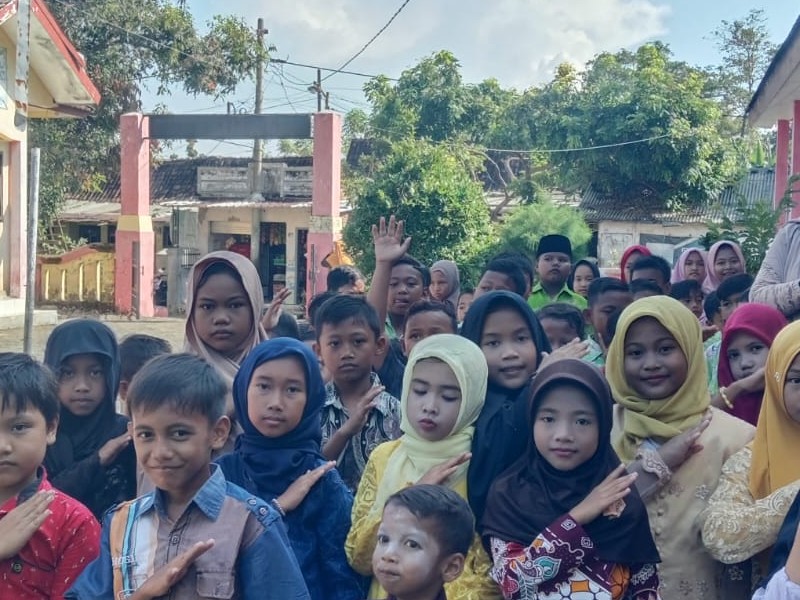 MEMPERINGATI HARI KARTINI